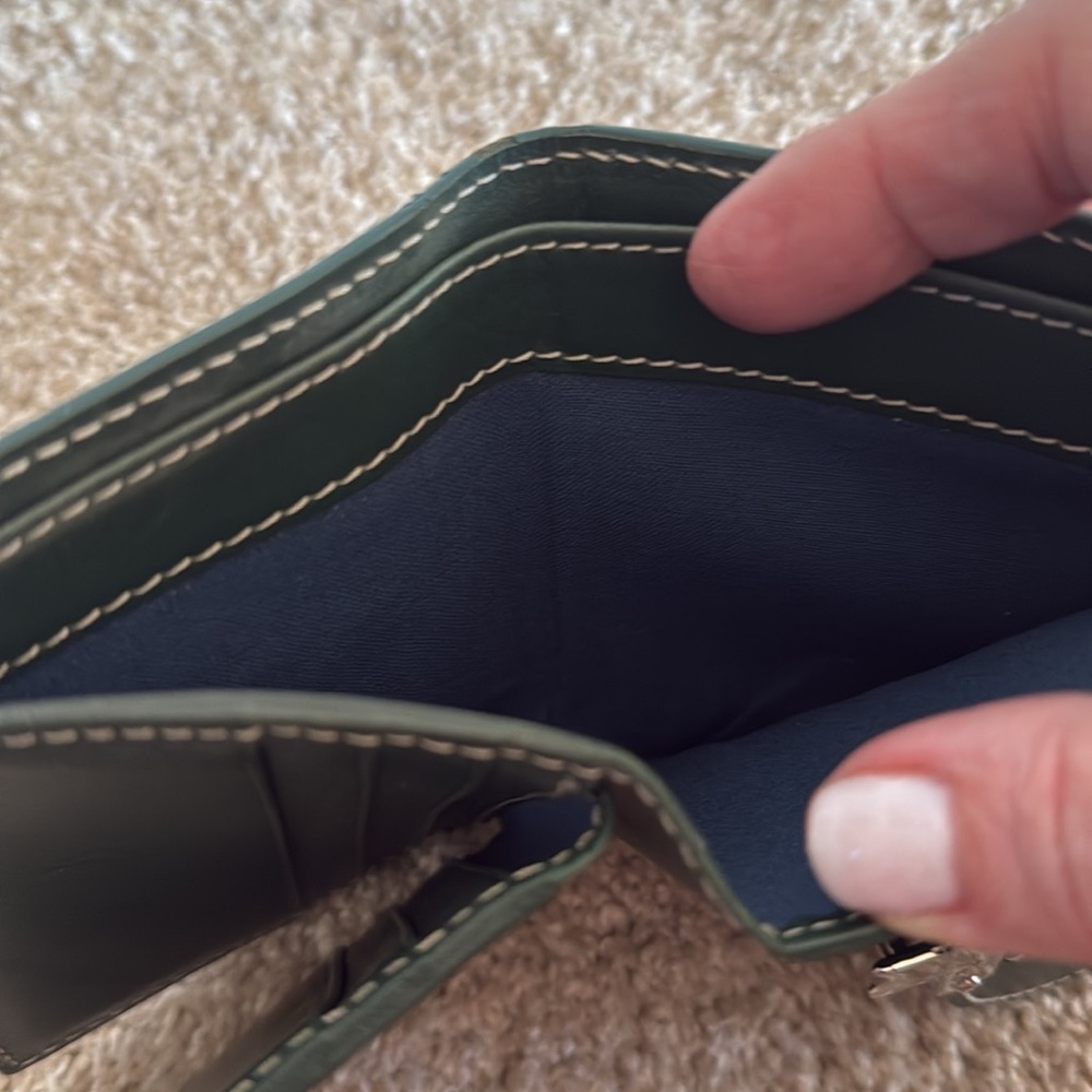 Beautiful Dooney Bourke Forest Green Wallet - Picture 4 of 5